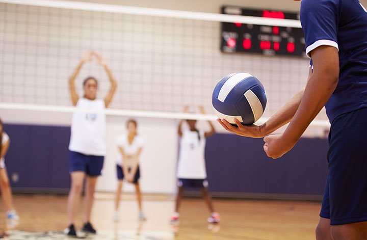 Cómo aprender a jugar voleibol paso a paso desde cero